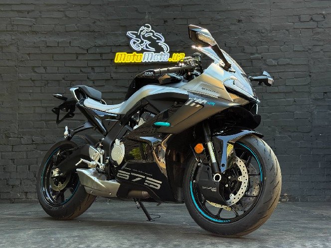 Мотоцикл CFMOTO 675SR-R