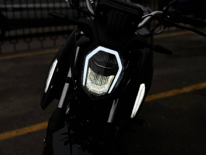 Мотоцикл LONCIN LX250-15D CR4 NEW (двигун LC171YMM)