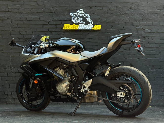 Мотоцикл CFMOTO 675SR-R