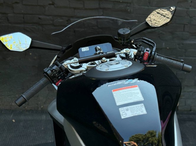 Мотоцикл CFMOTO 675SR-R