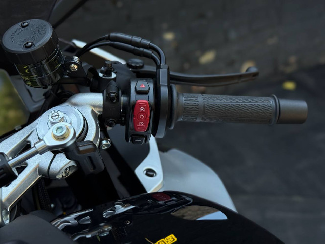 Мотоцикл CFMOTO 675SR-R