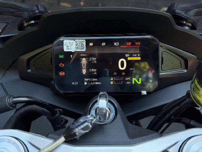 Мотоцикл CFMOTO 675SR-R