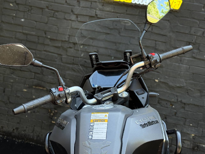Мотоцикл CYCLONE RX600