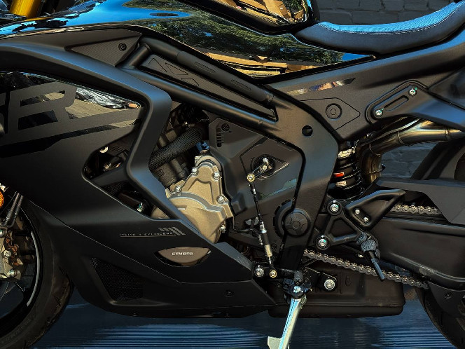 Мотоцикл CFMOTO 750SR-S