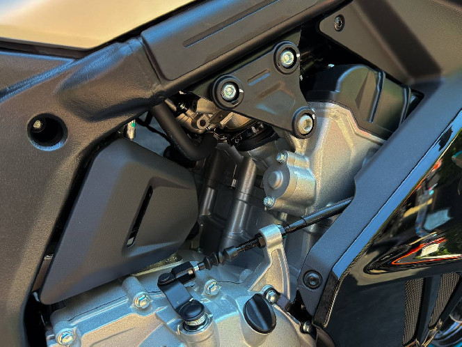 Мотоцикл CFMOTO 675SR-R