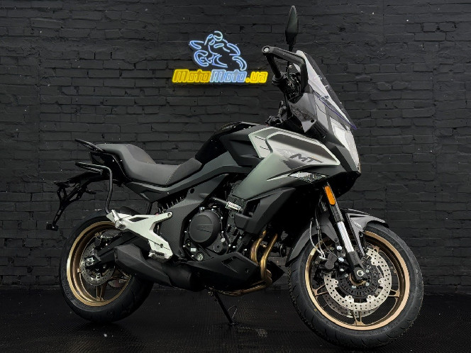Мотоцикл CFMOTO 700MT