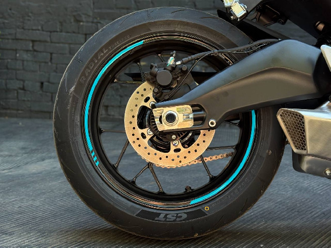 Мотоцикл CFMOTO 675SR-R