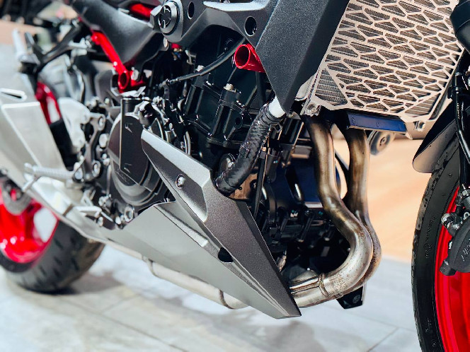 Мотоцикл KAWASAKI ER500 2024 рік,(1500 км) б/у