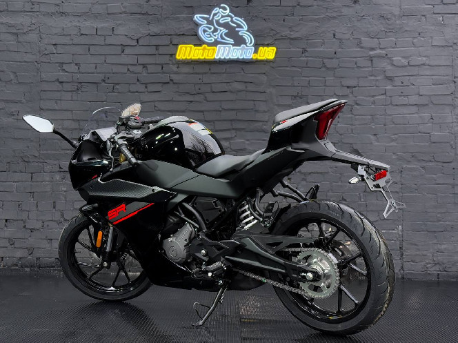 Мотоцикл CFMOTO 250SR