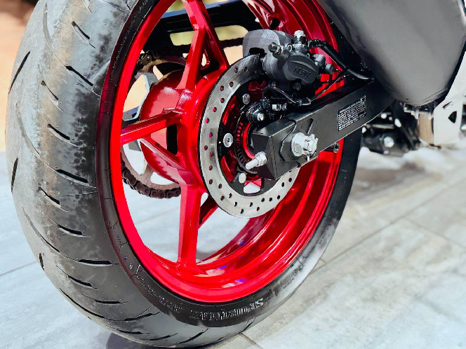 Мотоцикл KAWASAKI ER500 2024 рік,(1500 км) б/у