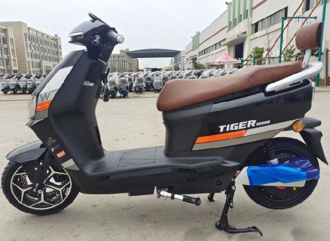 Електроскутер VOLT-MAX 72V 2000W