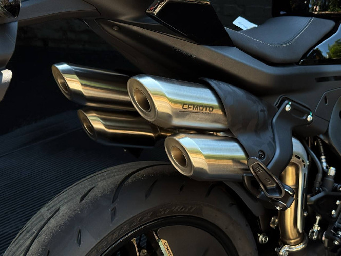 Мотоцикл CFMOTO 750SR-S