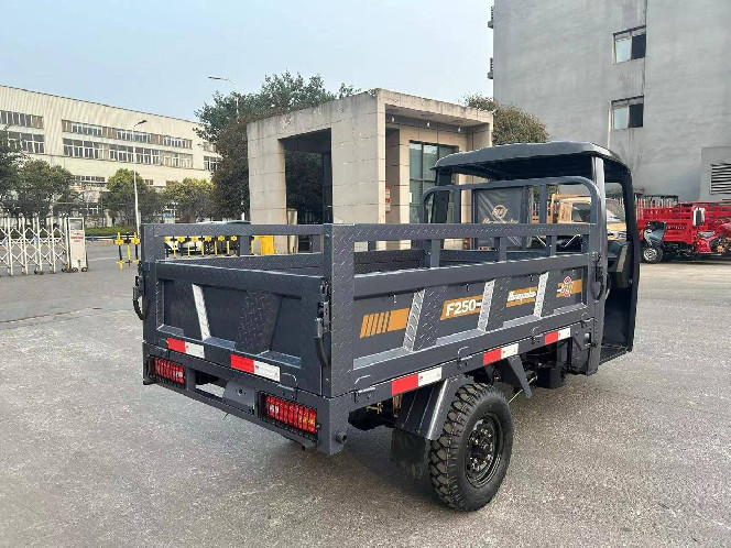 Трицикл бензиновий Armada F250cm3