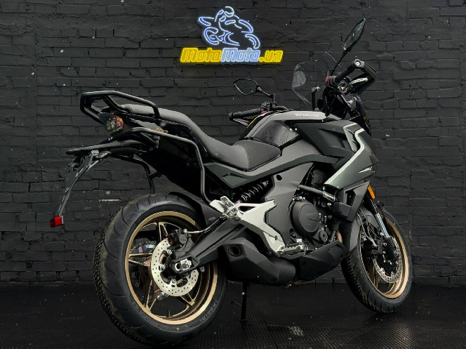 Мотоцикл CFMOTO 700MT