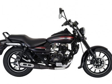 Bajaj Avenger 220 street