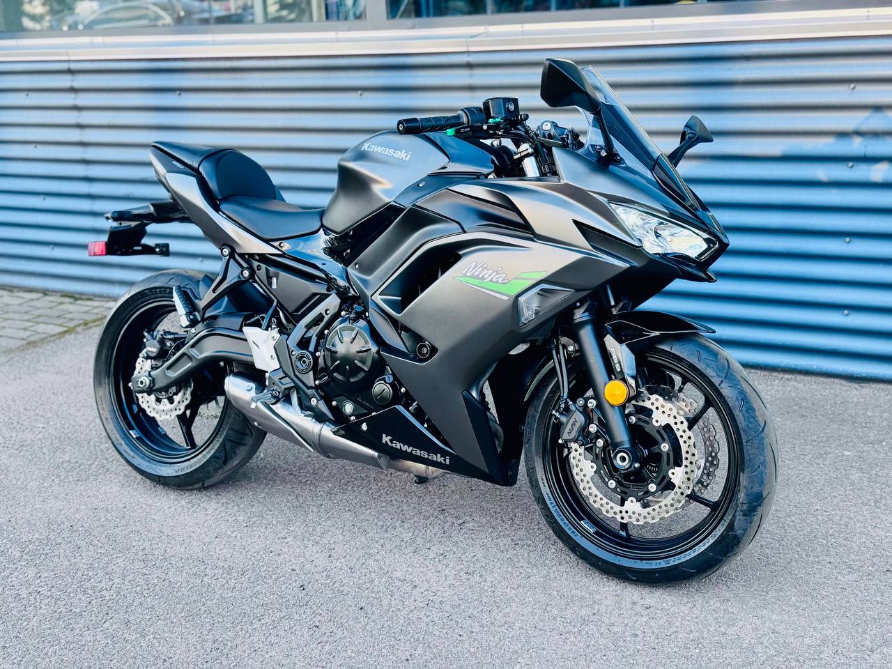 Мотоцикл  KAWASAKI EX650 R  2024 рік,(1800км),  б/у