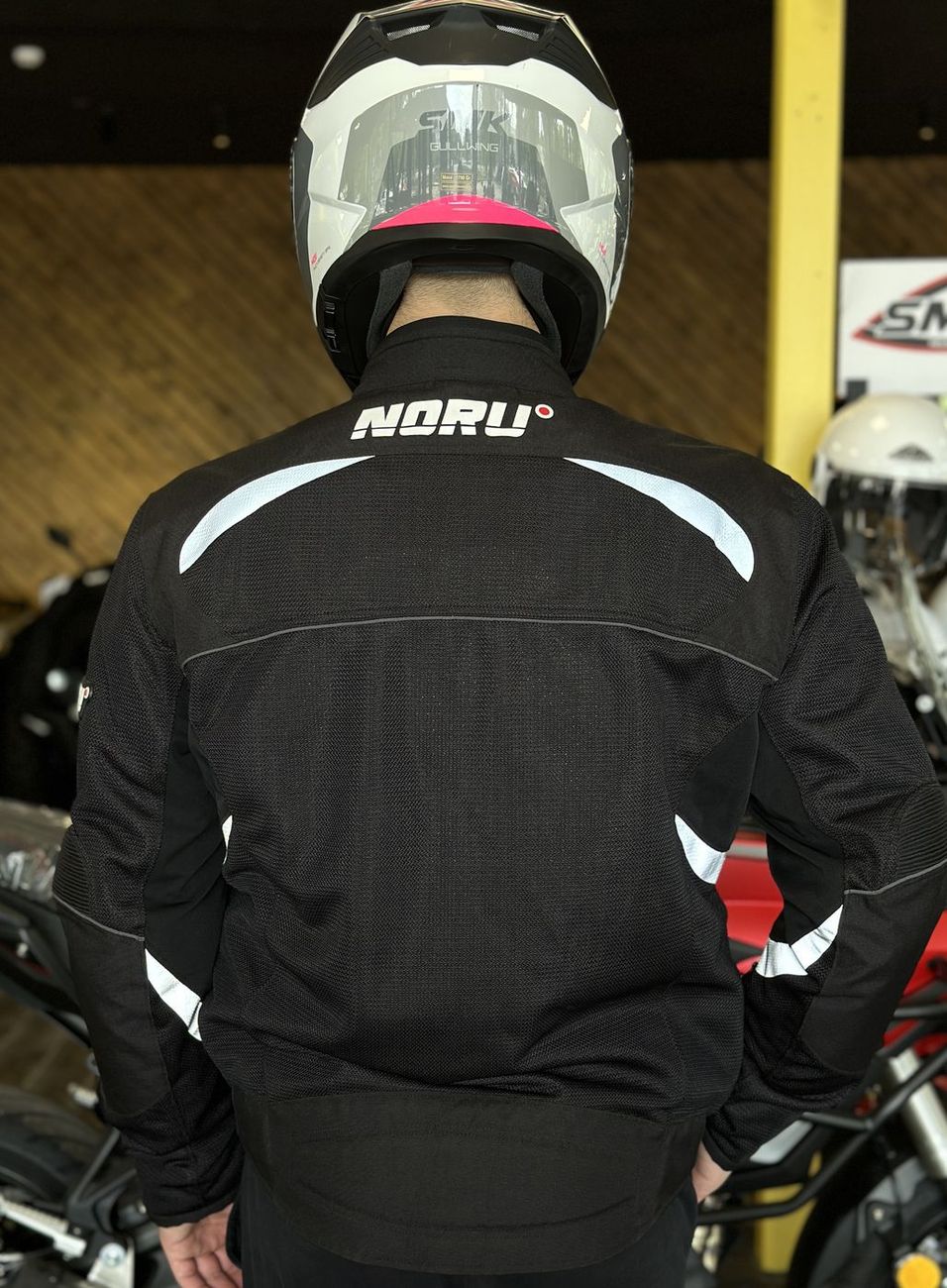 Характеристики Куртка мужская в сетку NORU ARASHI (с внутренней водонепроницаемой ПВХ подкладкой)
