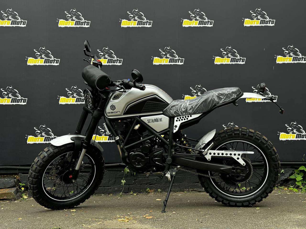 Характеристики Мотоцикл GEON SCRAMBLER 250 (17/17)