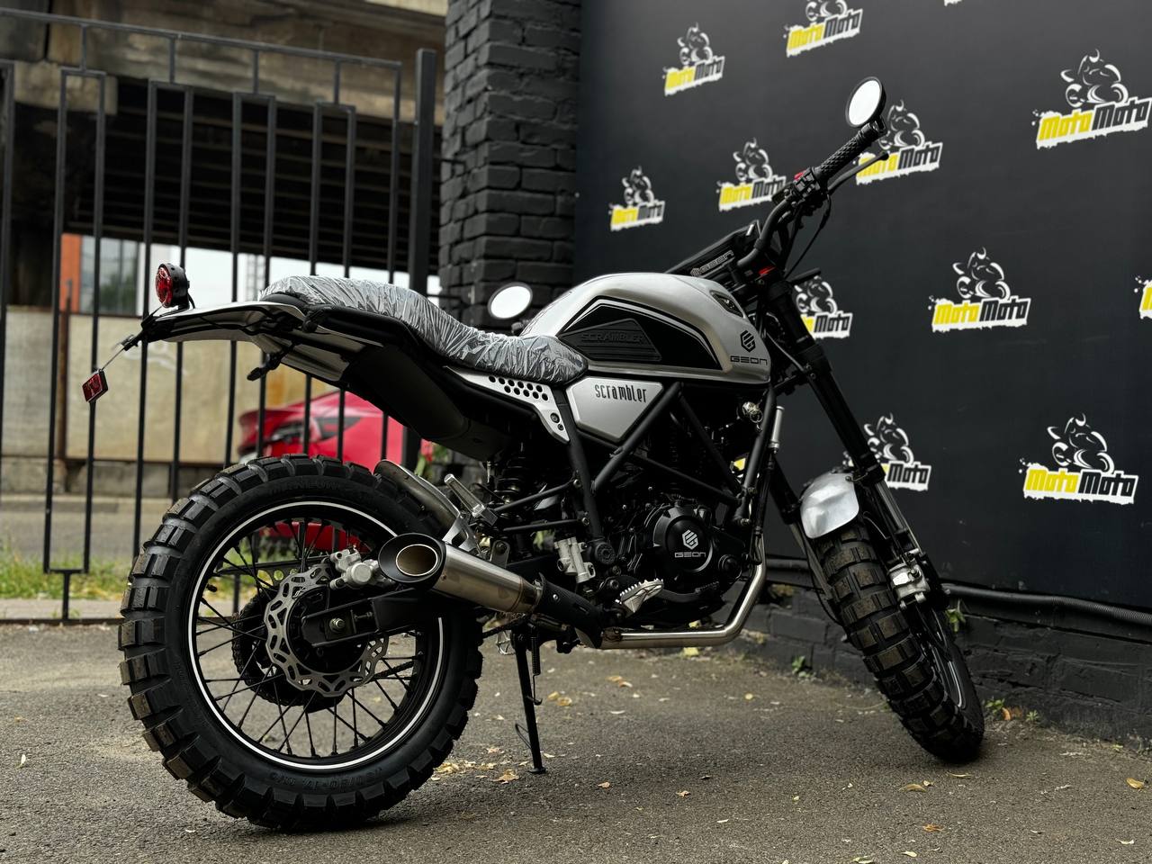 Характеристики Мотоцикл GEON SCRAMBLER 250 (17/17)