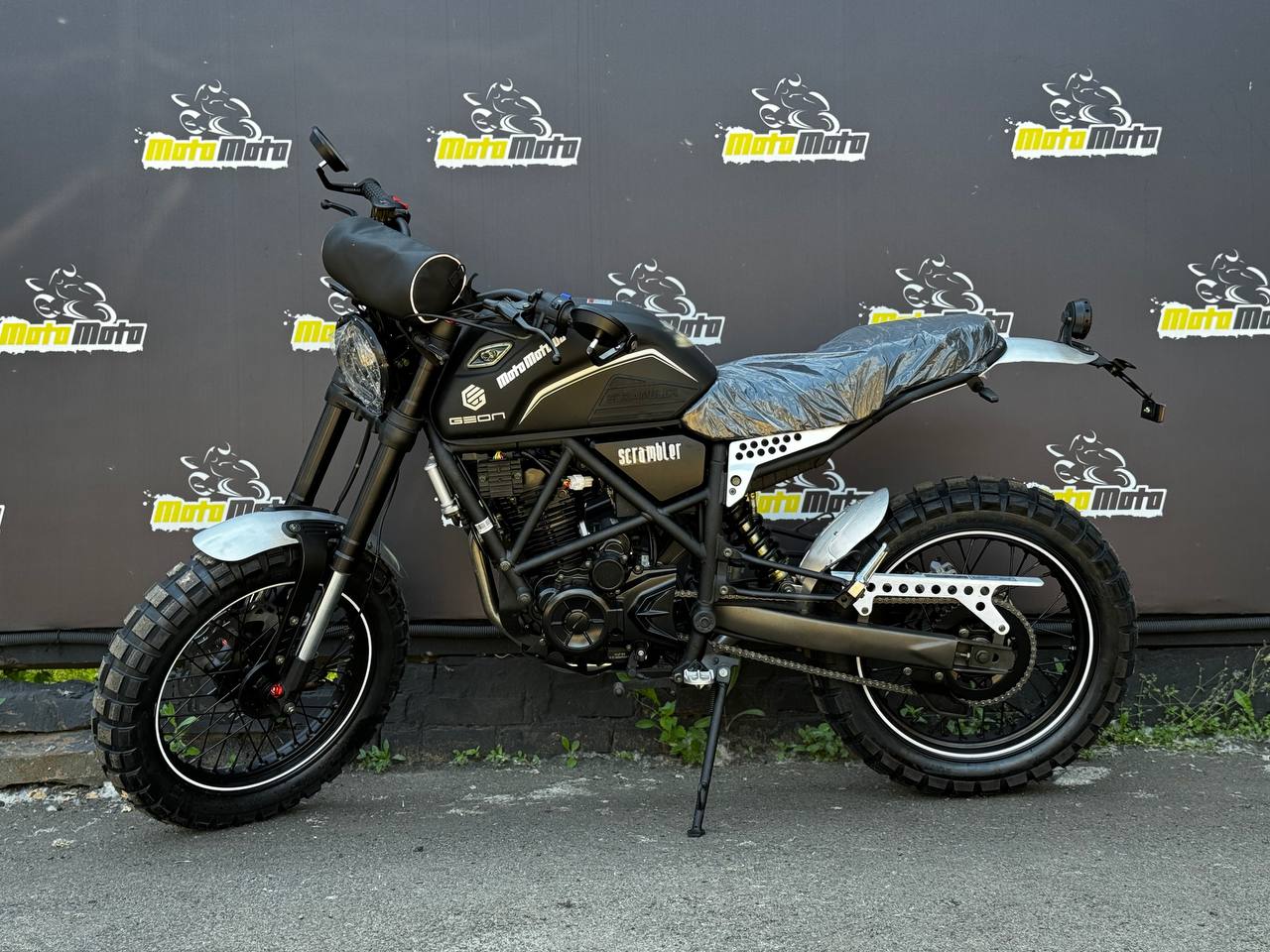 Характеристики Мотоцикл GEON SCRAMBLER 250 (17/17)