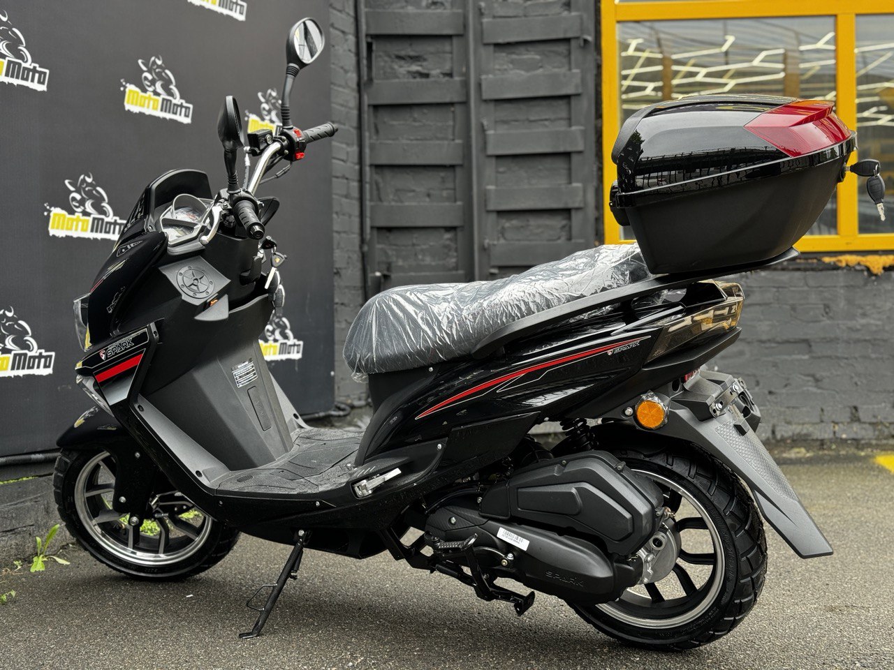 Характеристики Скутер SPARK SP150S-18