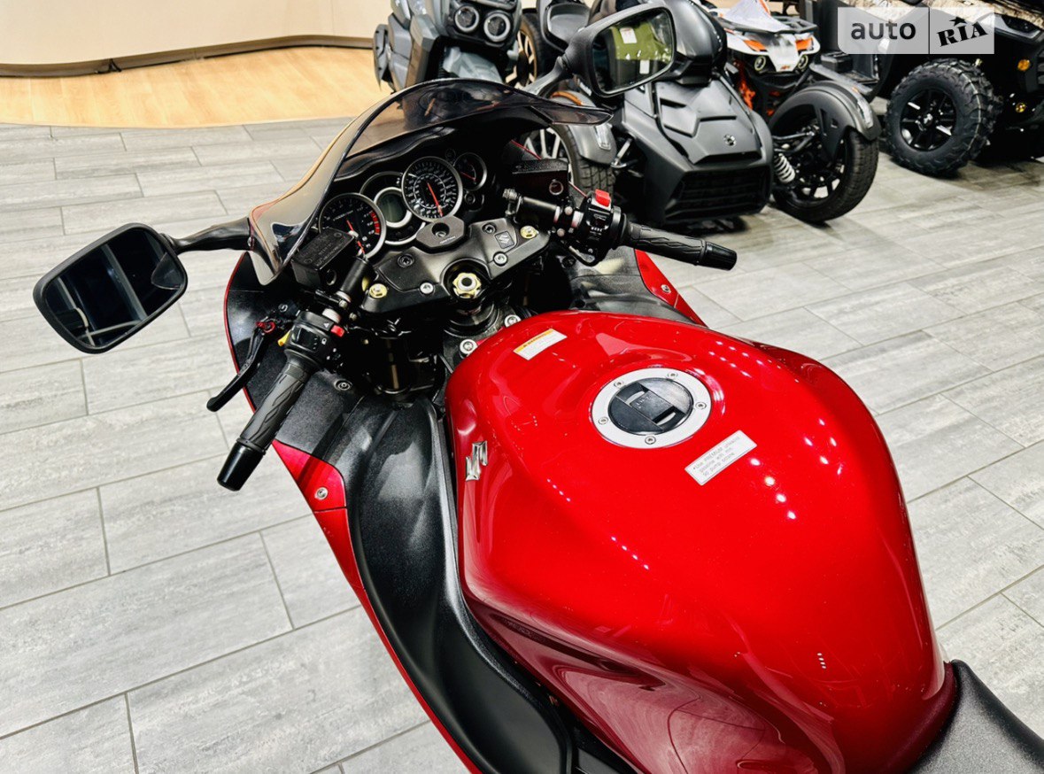 Характеристики Мотоцикл SUZUKI GSX 1300R Hayabusa 2020 год, б/у (11 000 км)