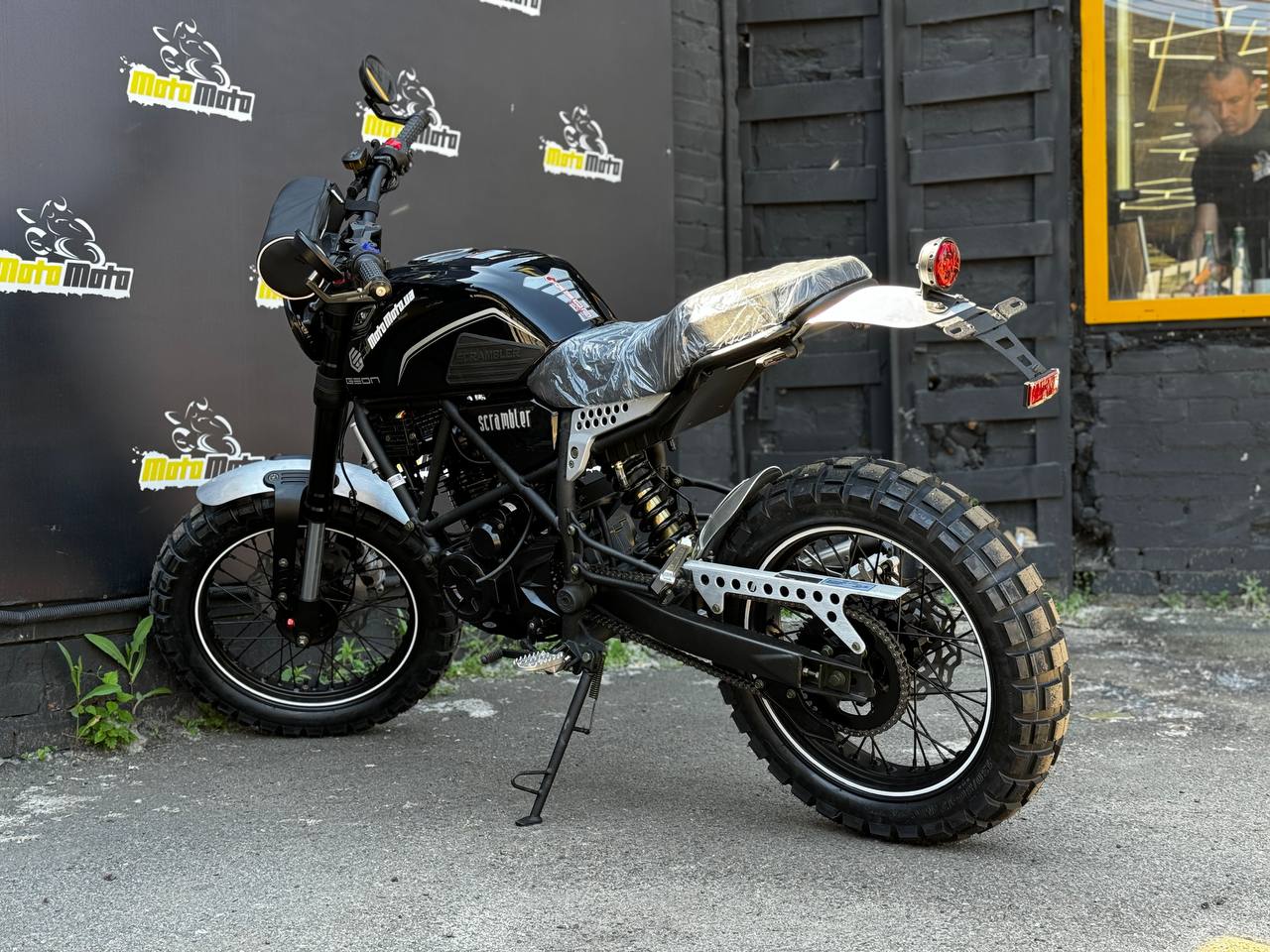 Характеристики Мотоцикл GEON SCRAMBLER 250 (17/17)