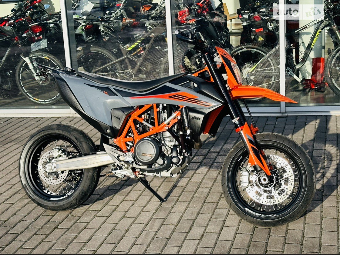 Мотоцикл KTM SMC 690R 2021 год, б/у (7 000 км)