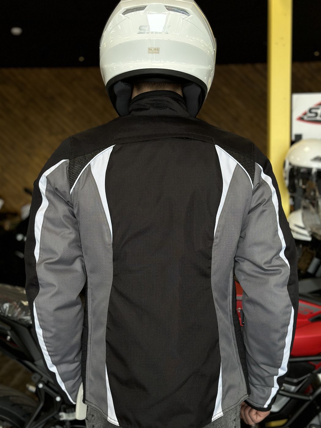 Характеристики Куртка мужская приталенная BILT (осенняя, с подкладкой)